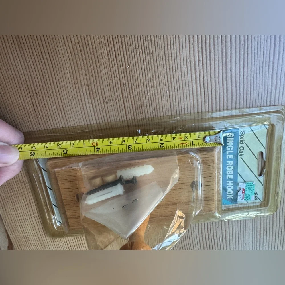 Solid Oak Single Robe Hook - Picture 4 of 4